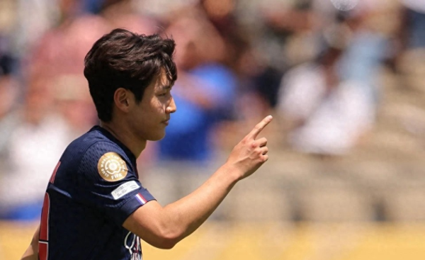 创达盈 1分钟没踢, 韩国国脚萌生去意, 希望今夏离开巴黎转投英超